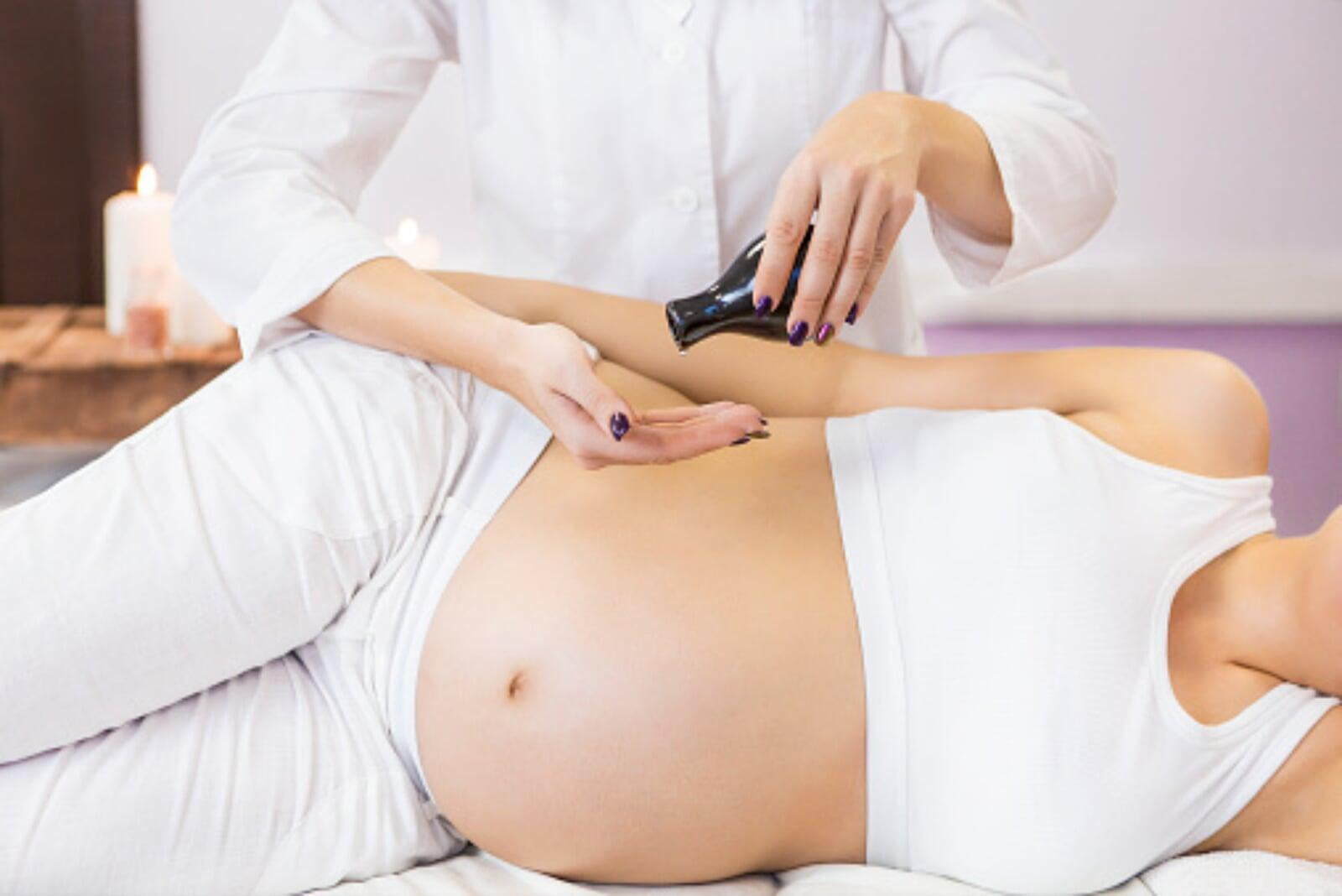 Cuidado quiropráctico prenatal: ¡Descubre sus beneficios y seguridad!